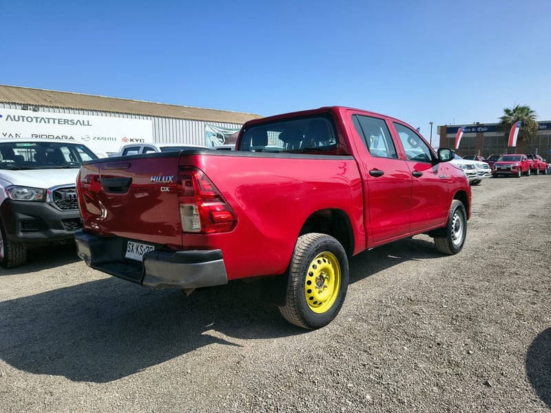 Toyota HILUX 2.4 Diesel 4x2 T/M 2023 - Imagen 7 de 20