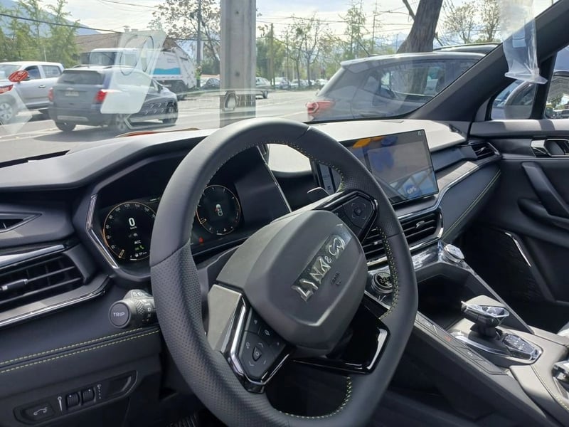 Lynk & Co 06 06 1.5T at Halo 2027 - Imagen 10 de 17