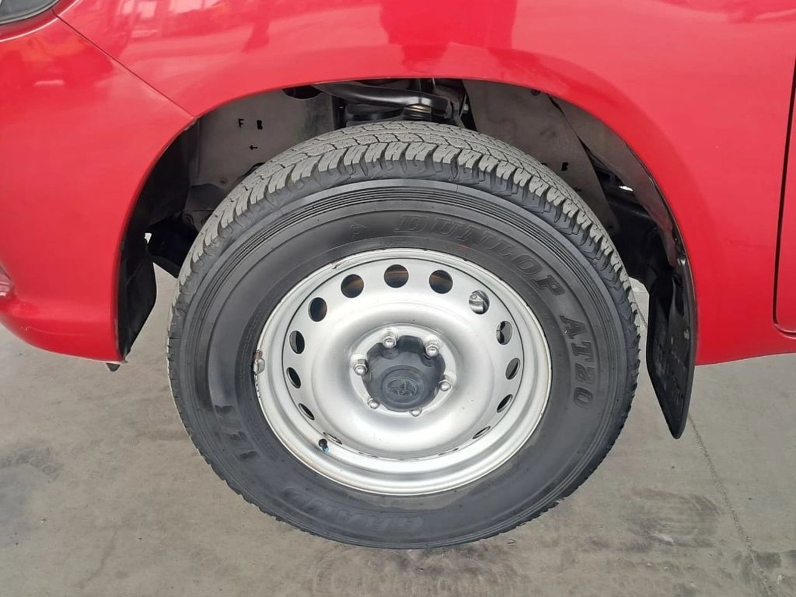 Toyota HILUX 2.4 DX 4X2 MT 2023 - Imagen 11 de 19