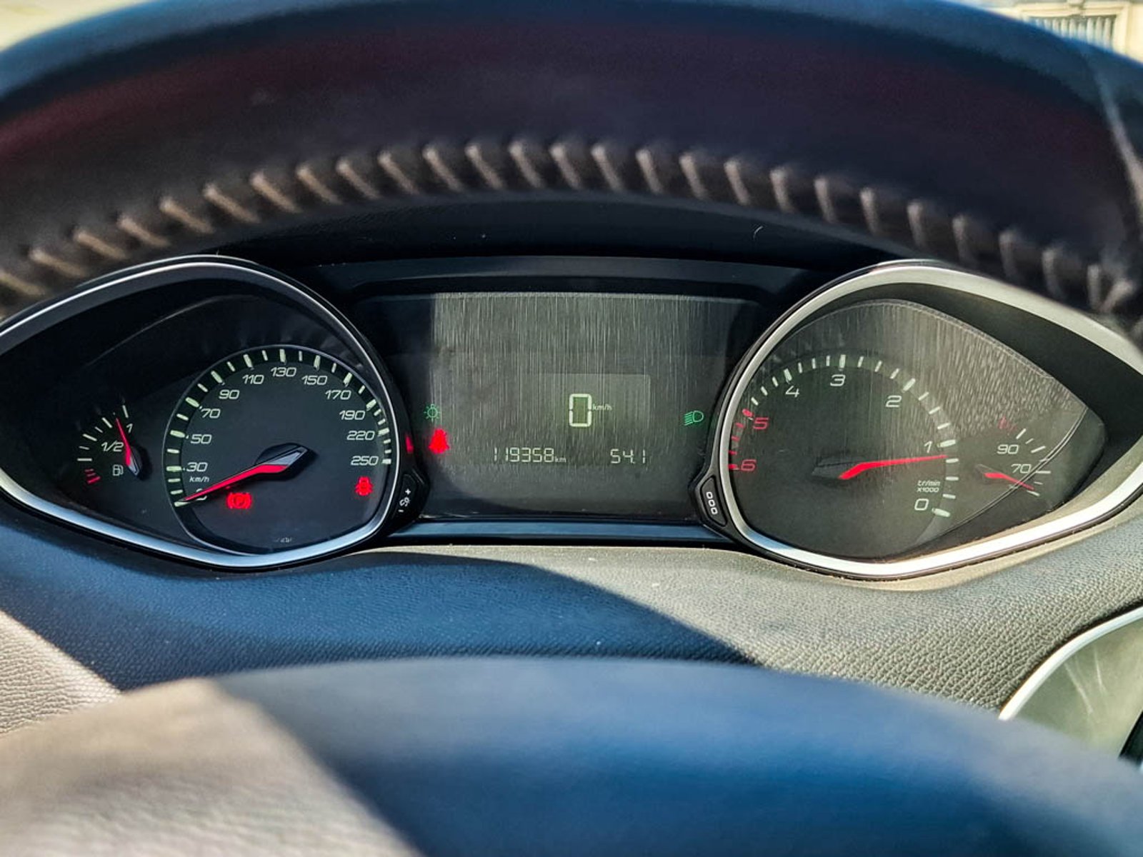 PEUGEOT 308 BLUE HDI 130HP HB 1.5 2021 - Imagen 10 de 16