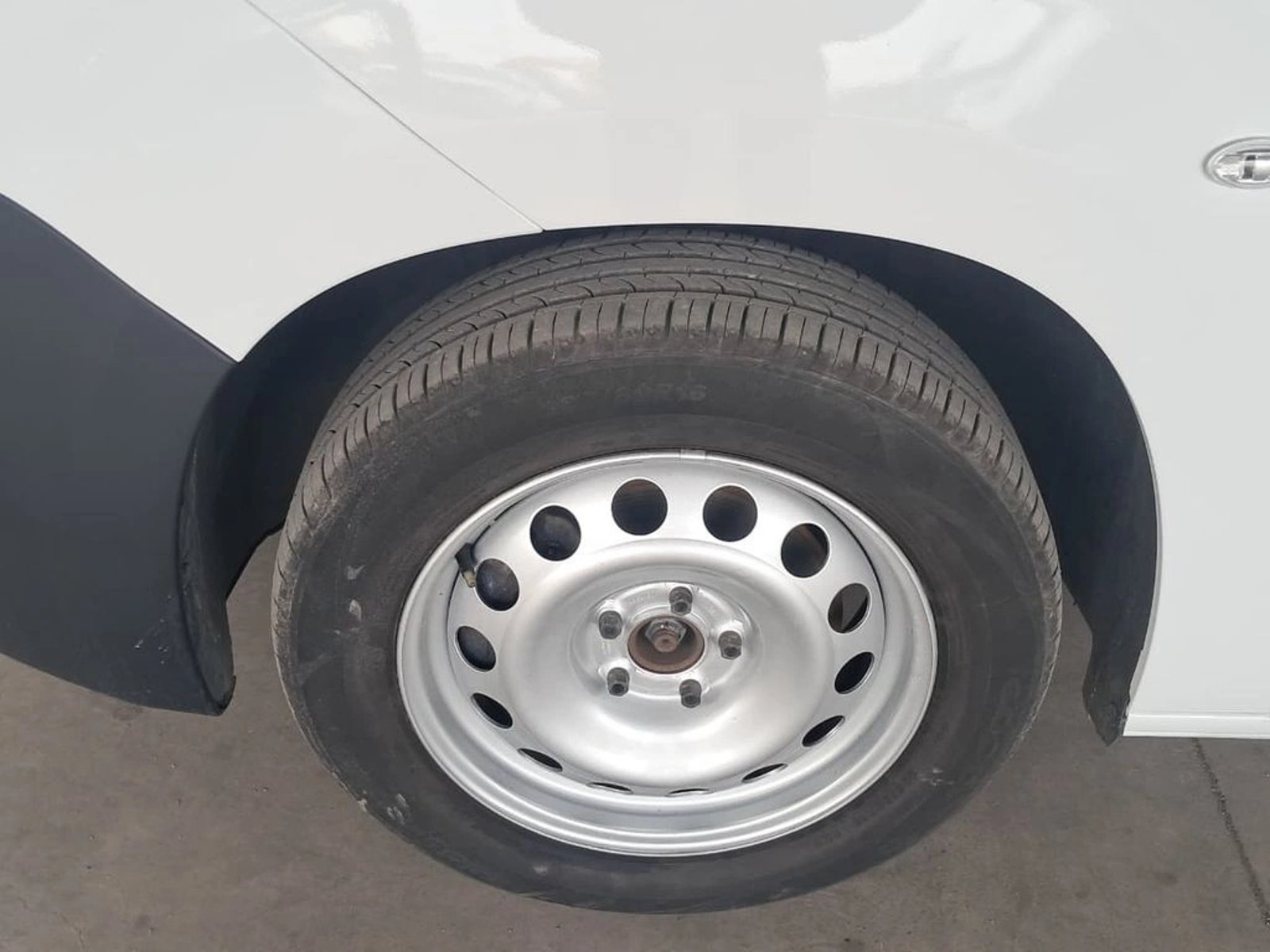 Peugeot PARTNER L1 1.5  HDI 4X2 MT 2023 - Imagen 10 de 19