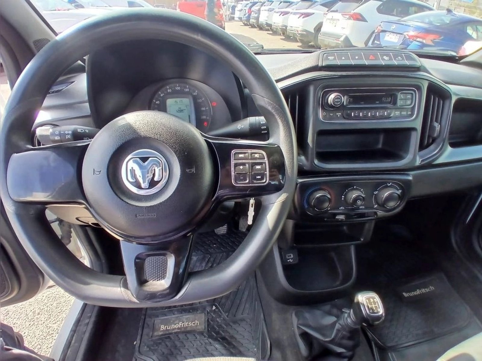 RAM 700 1.4 SLT 4X2 CAB. SIM. MT 2P 2021 - Imagen 13 de 20