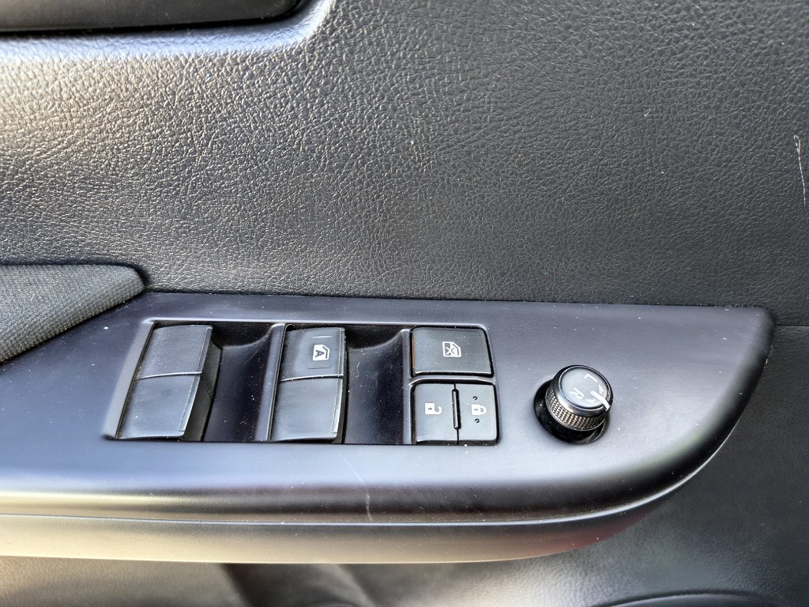 TOYOTA HILUX HILUX TSS 2.4 Diesel 4X2 T/M 2021 - Imagen 8 de 20