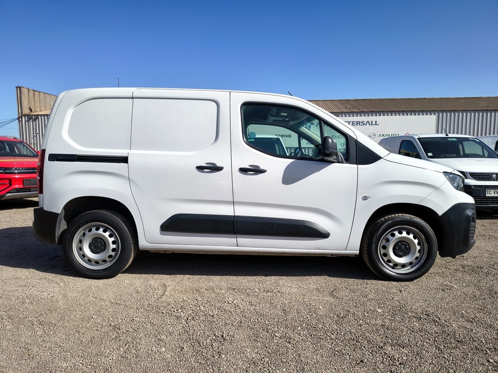 PEUGEOT PARTNER PARTNER L1 1.5 Diesel 4X2 T/M 2024 - Foto 4 de 17