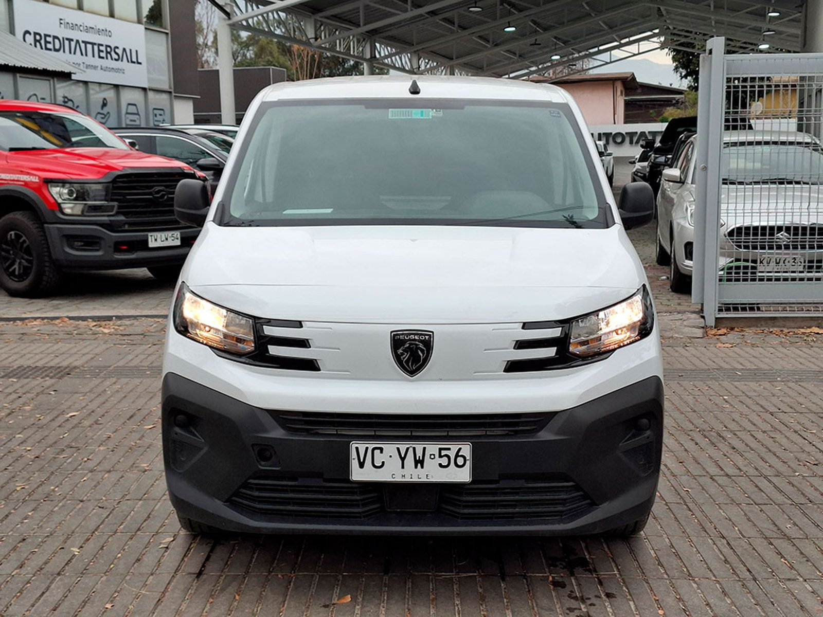Peugeot PARTNER PARTNER L1 1.5 Diesel 4X2 T/M 2025 - Foto 2 de 20