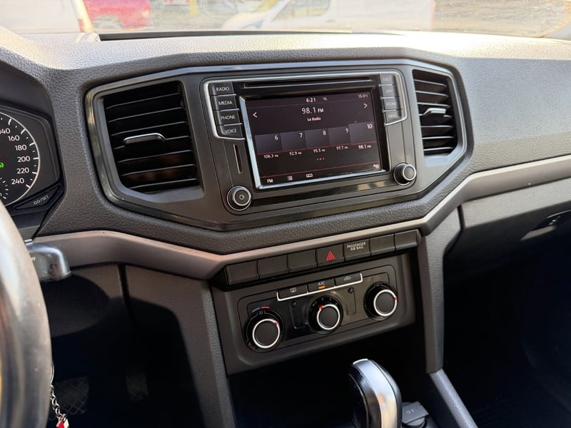Volkswagen AMAROK 2.0 COMFORTLINE 4X4 AT 2023 - Imagen 14 de 20