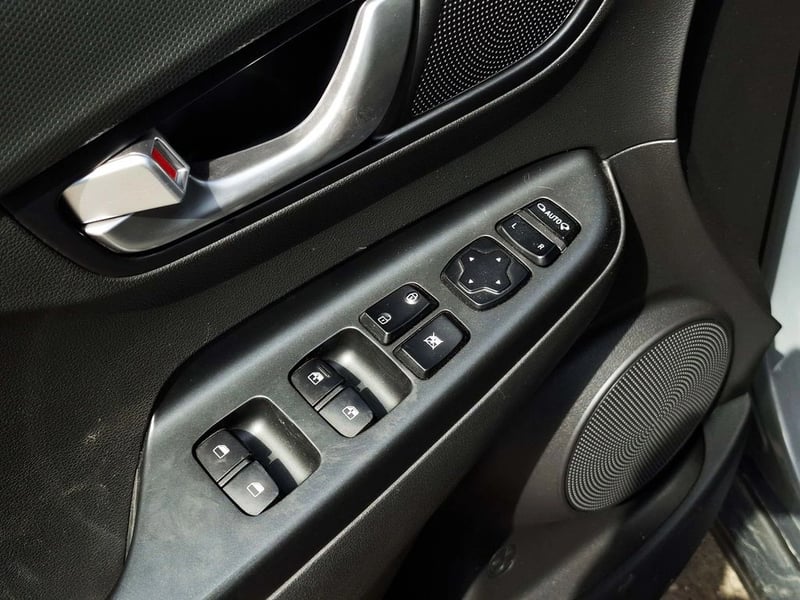 Hyundai KONA EV ELECTRICO 2023 - Imagen 12 de 20