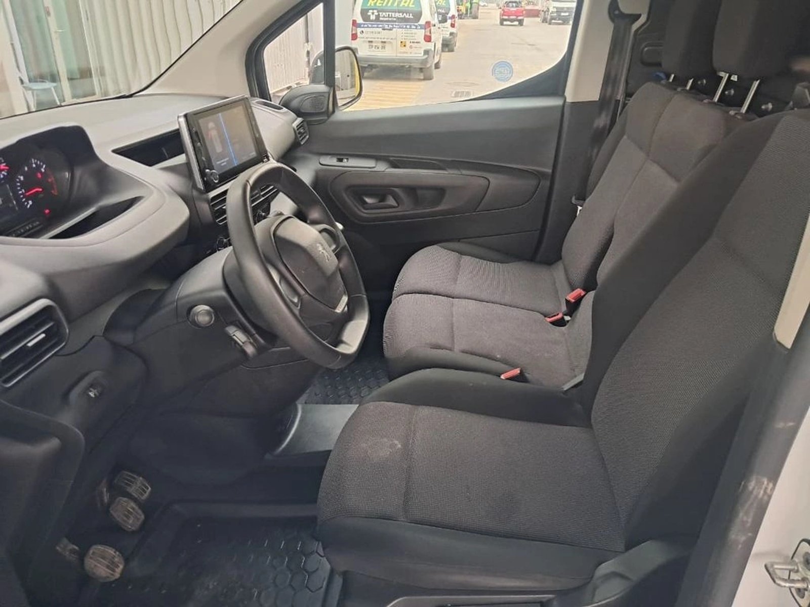 Peugeot PARTNER L1 1.5 HDI 4X2 MT 2024 - Imagen 12 de 19