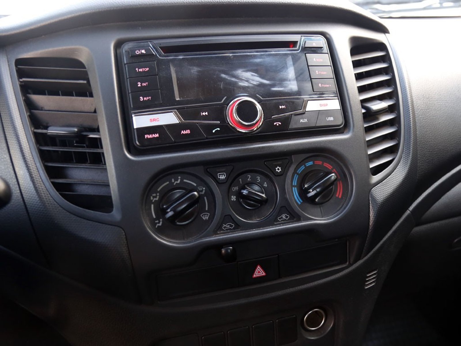 Mitsubishi L200 KATANA CRDI 2022 - Imagen 14 de 20