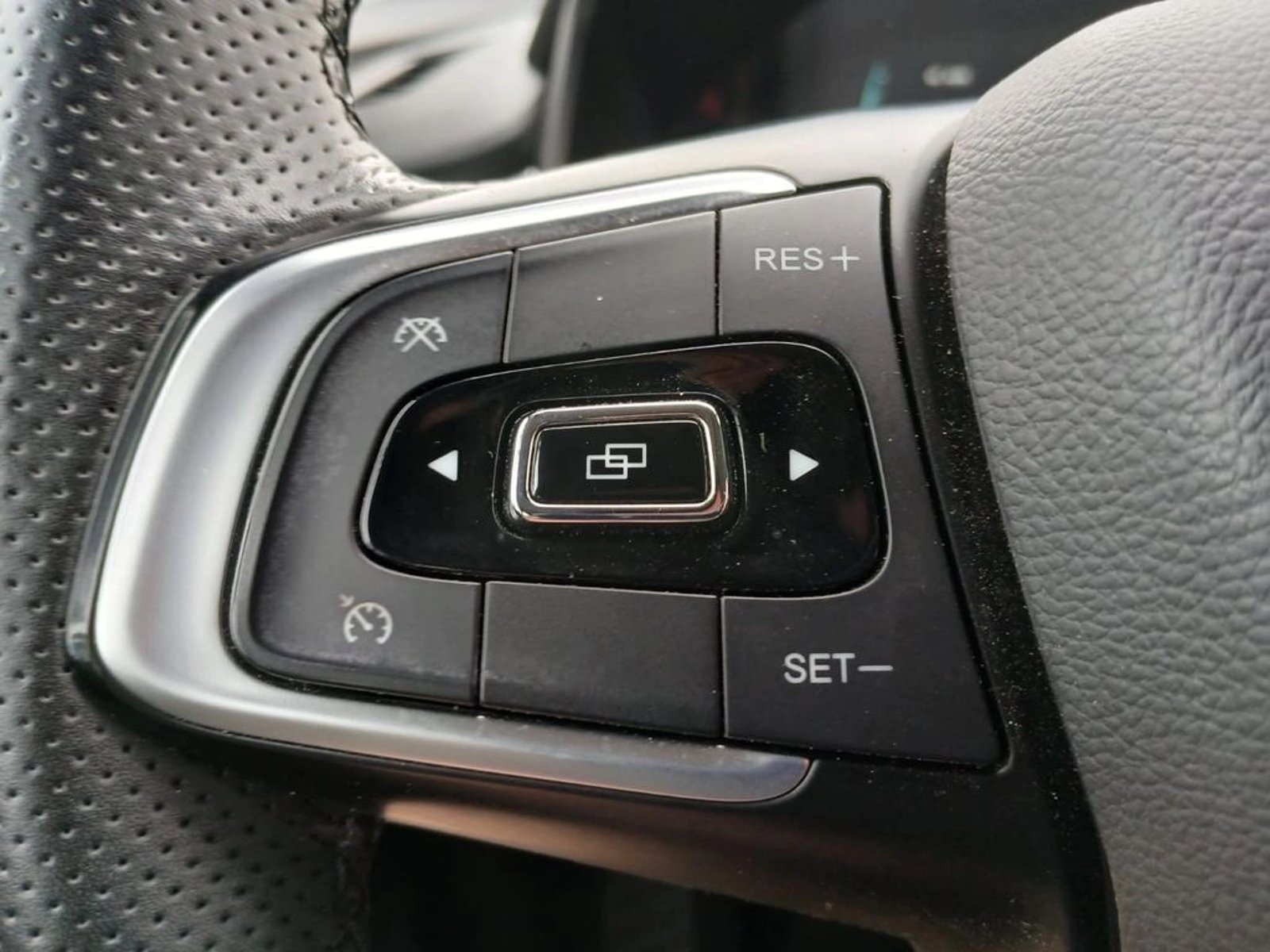 Chery TIGGO 7 PRO GLX 1.5T AT 4X2 2023 - Imagen 12 de 18