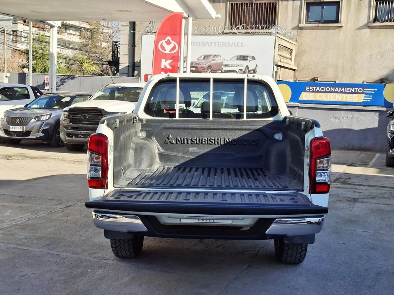 MITSUBISHI L200 2.4 2023 - Imagen 9 de 20