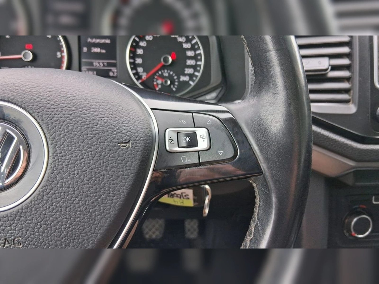 VOLKSWAGEN AMAROK 2.0 TRENDLINE DIESEL 4MOTION 4X4 DOB. CAB. MT 4P 2023 - Imagen 12 de 19