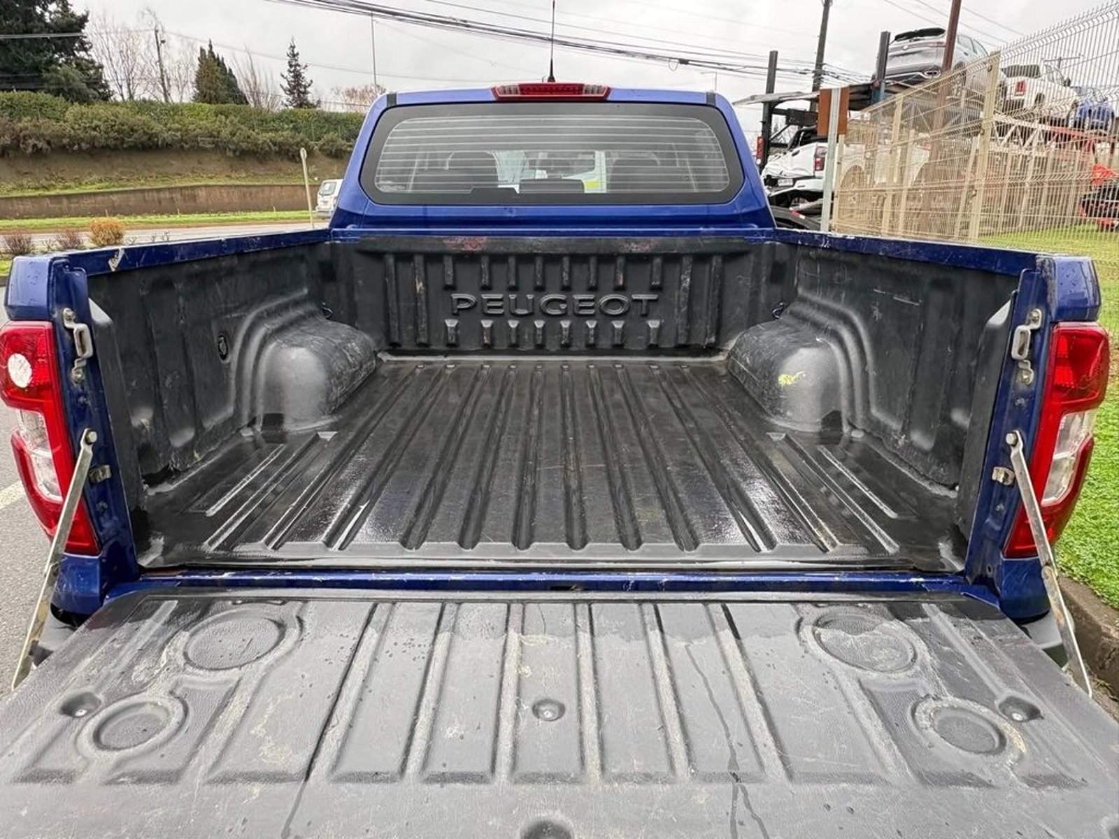 Peugeot LANDTREK 1.9 4X4 MT 2023 - Imagen 8 de 12