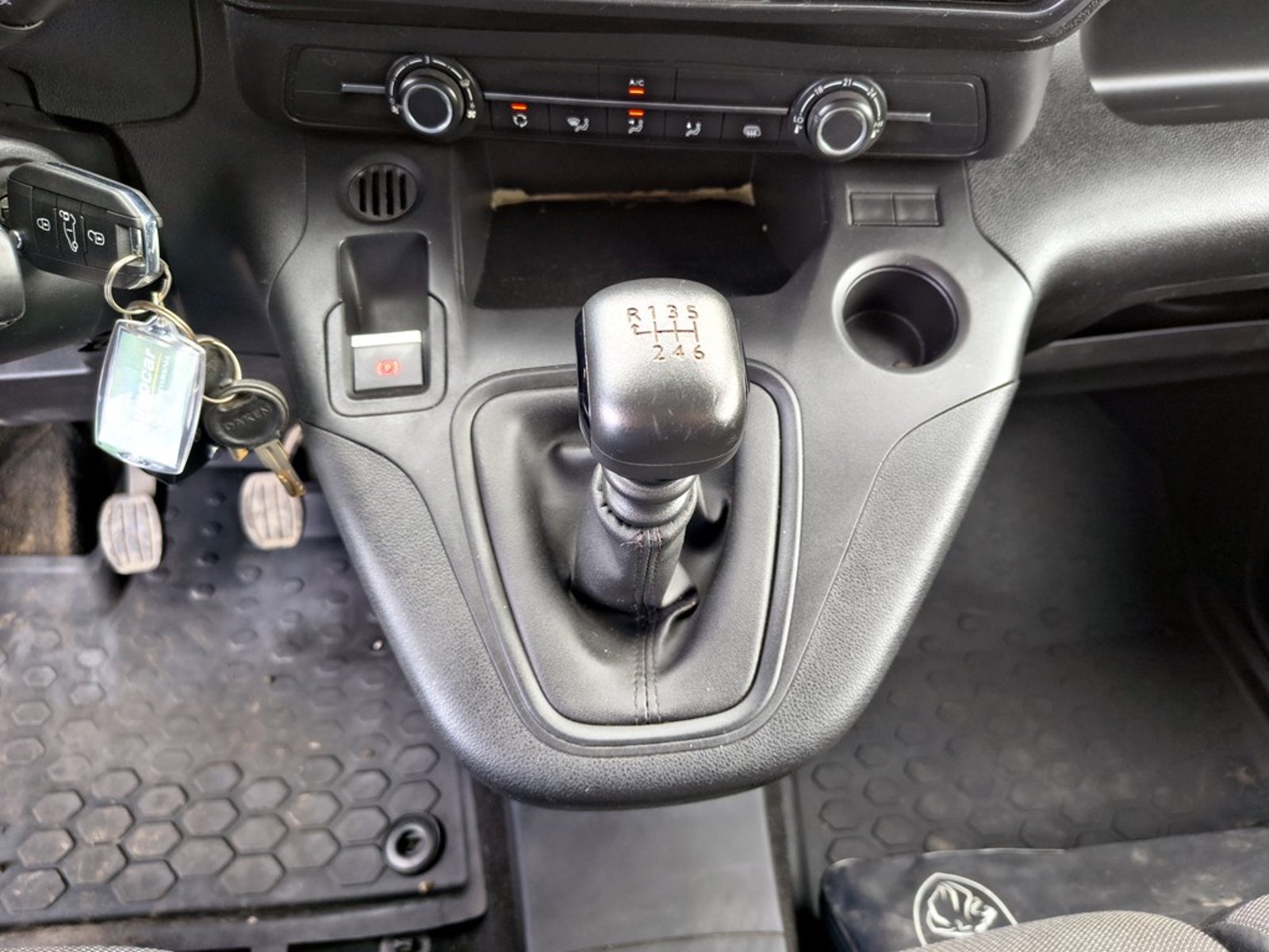 PEUGEOT PARTNER PARTNER L1 1.5 Diesel 4X2 T/M 2024 - Imagen 15 de 17