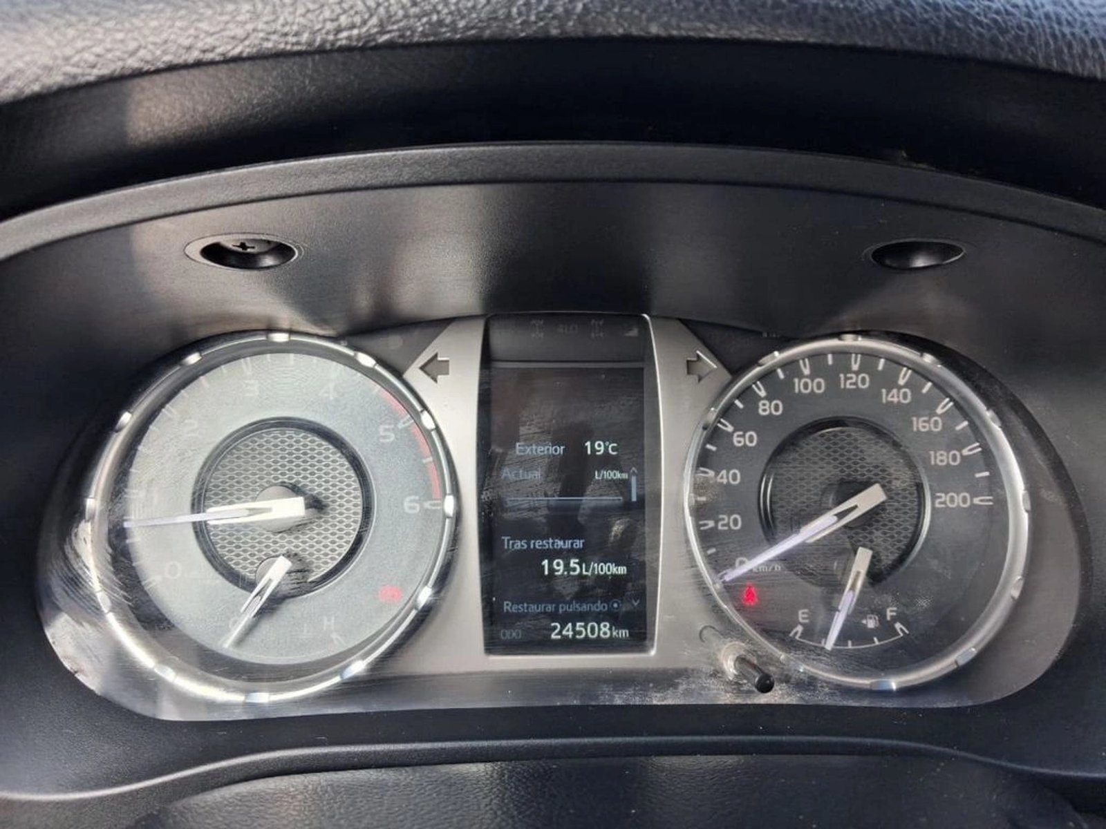 TOYOTA HILUX HILUX TSS 2.4 Diesel 4X2 T/M 2022 - Imagen 13 de 15