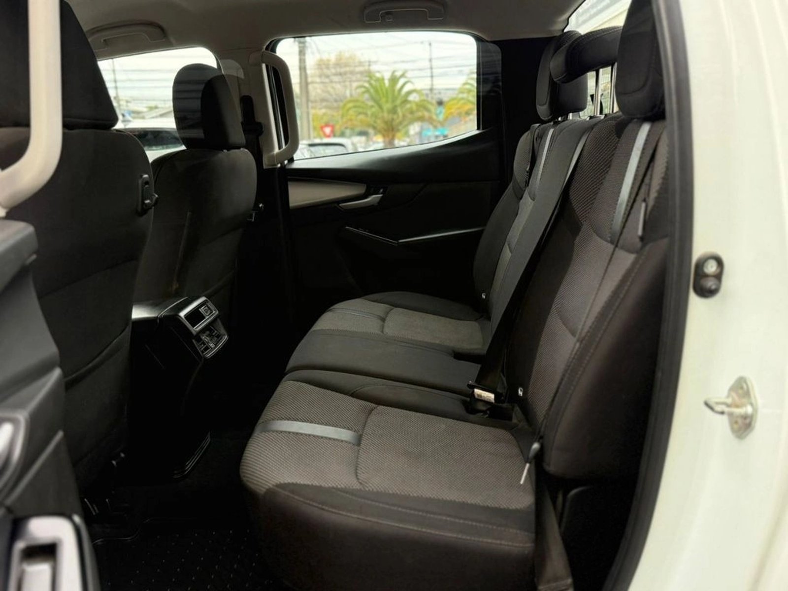 MAZDA BT-50 3.0  4X4  MT 2023 - Imagen 10 de 15