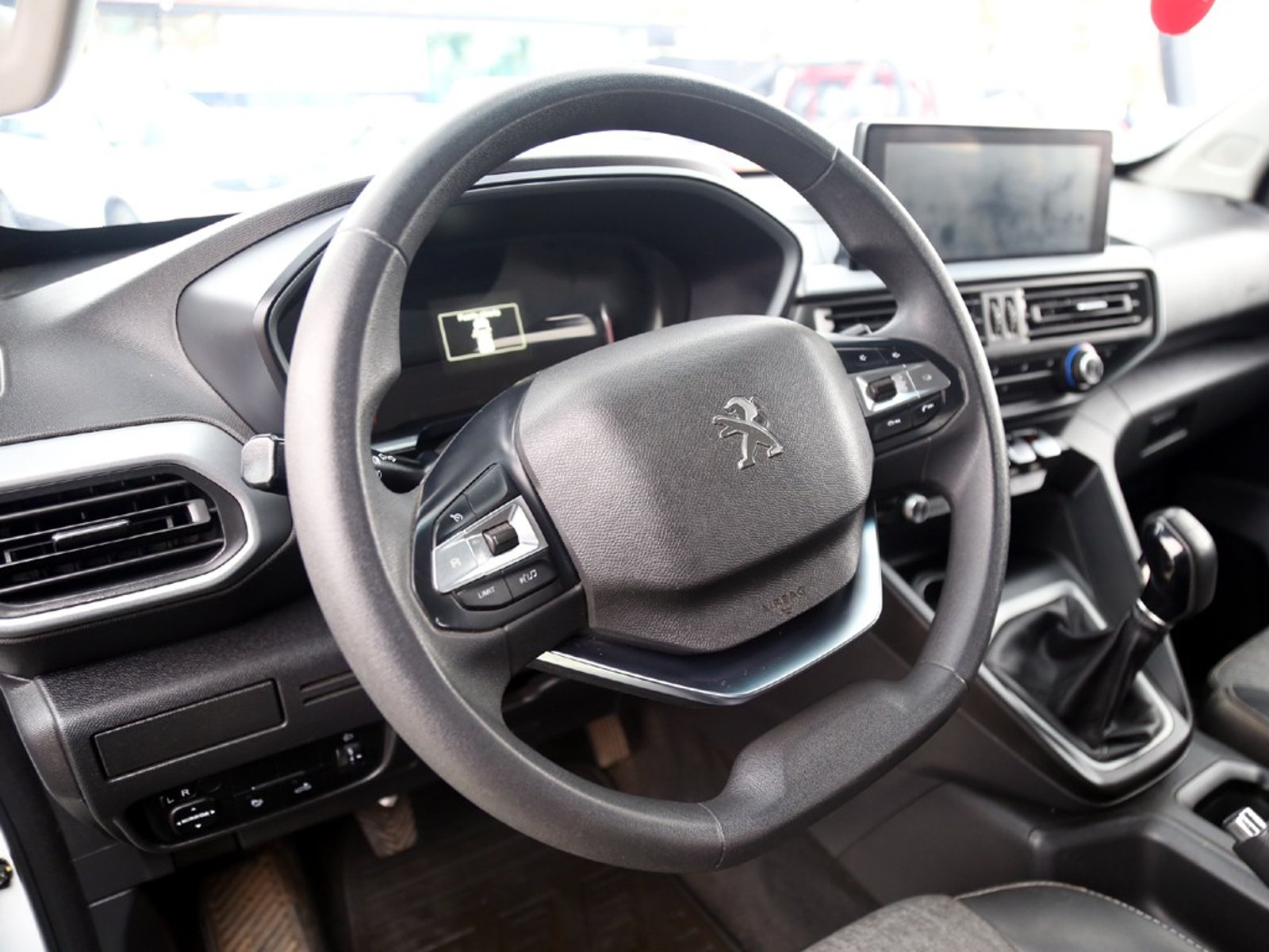 PEUGEOT LANDTREK 1.9 HDI 150 2023 - Imagen 13 de 20