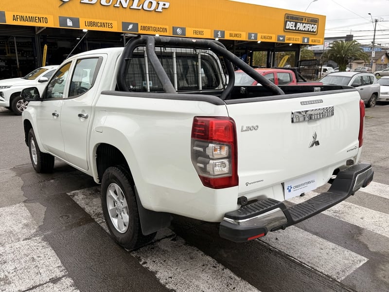 Mitsubishi L200 2.4 KATANA CR 2023 - Imagen 6 de 20
