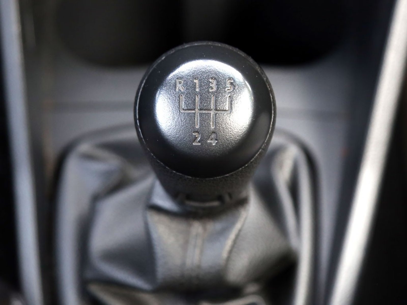 VOLKSWAGEN SAVEIRO CAB EXT 1.6 MT 2021 - Imagen 15 de 20
