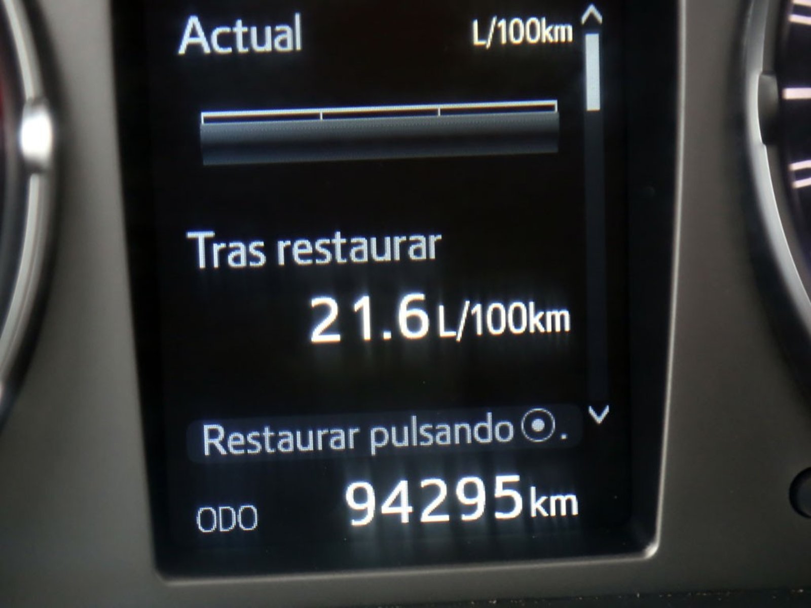 Toyota HILUX 2.4 4X4 MT 2022 - Imagen 15 de 19