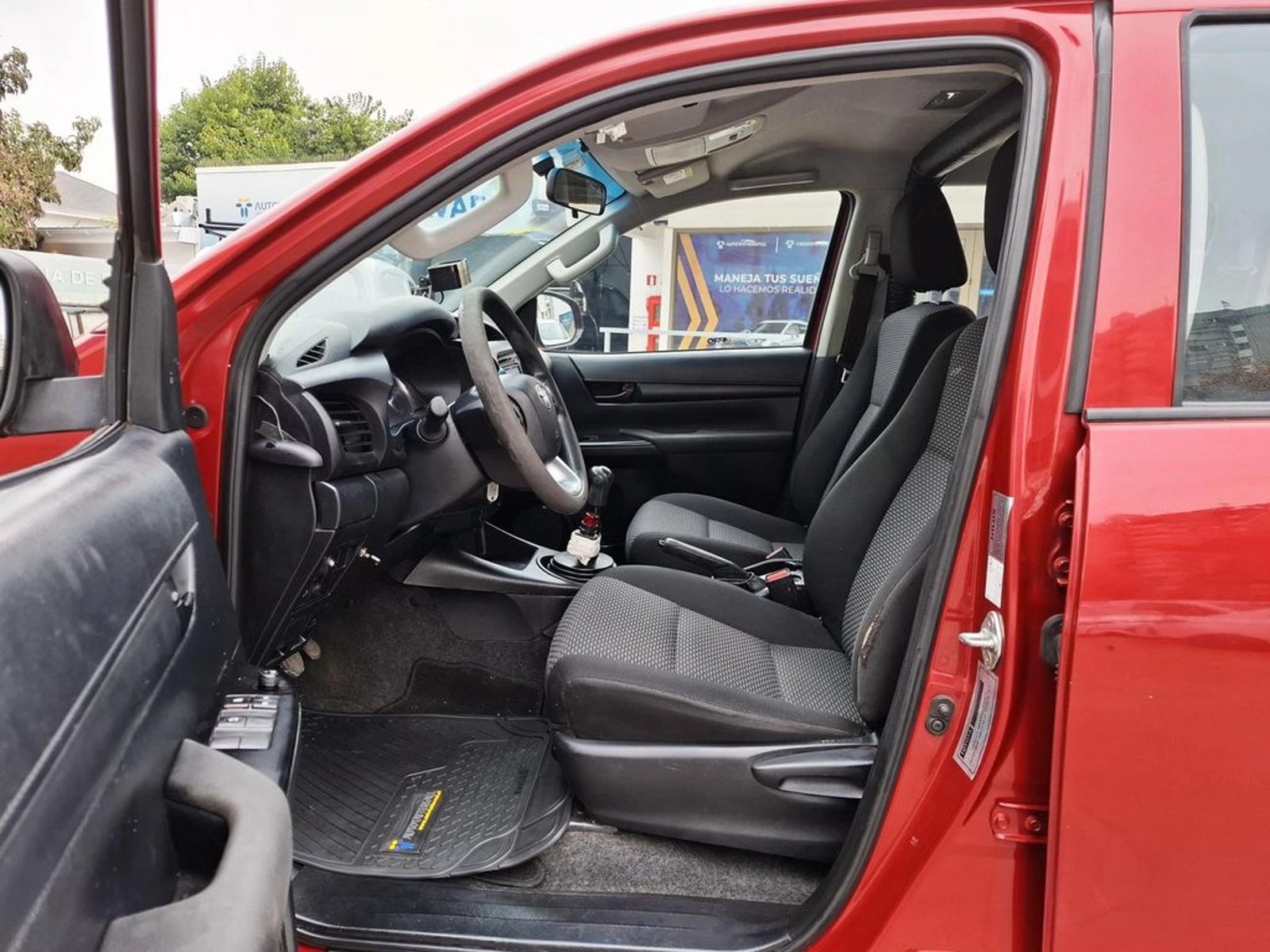 TOYOTA HILUX 2.4 2022 - Imagen 14 de 20