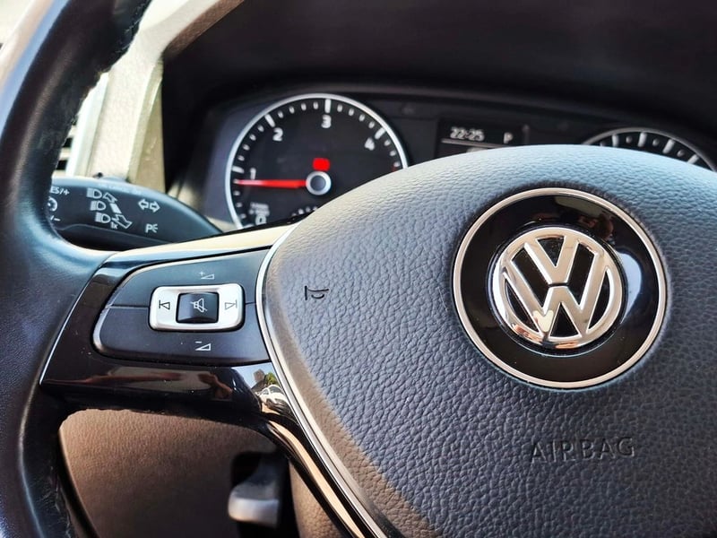 Volkswagen AMAROK 2.0 HIGHLINE 4MOTION AT 2023 - Imagen 17 de 20