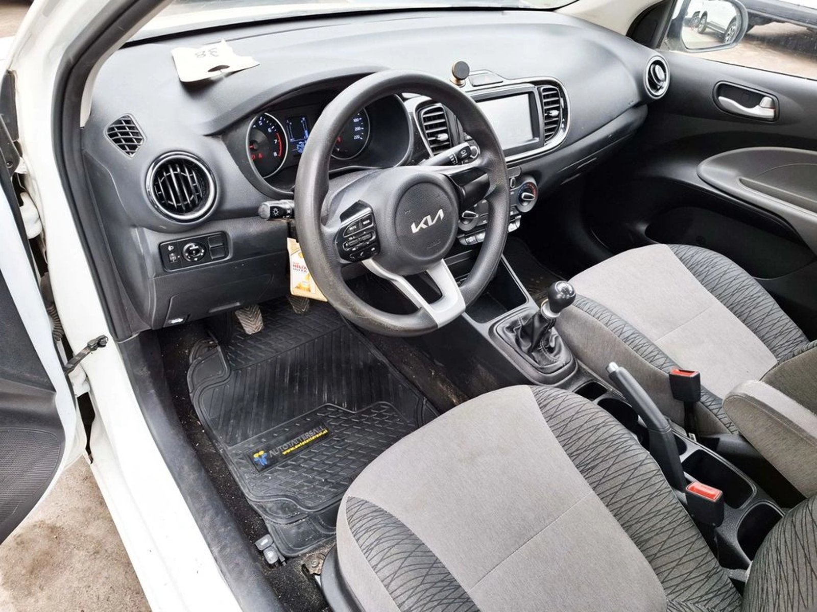 Kia SOLUTO 1.4 2022 - Imagen 13 de 20