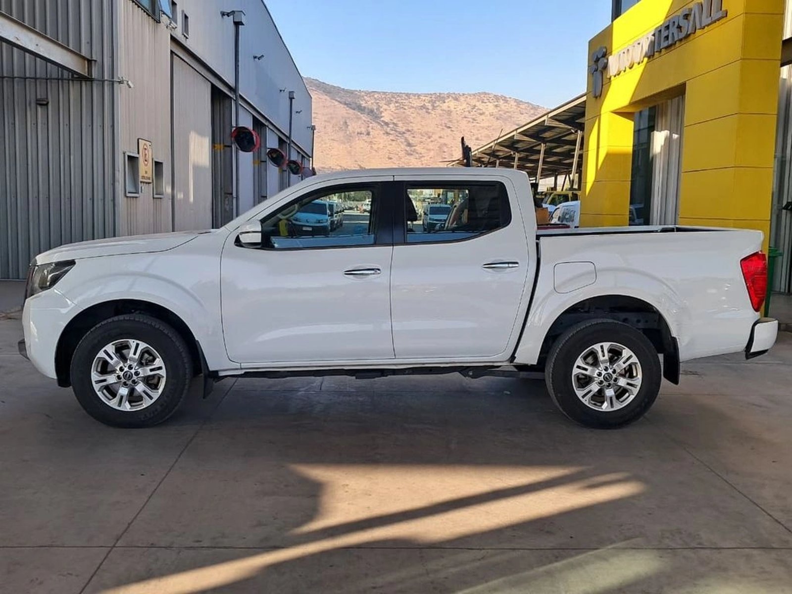 NISSAN NAVARA XE 2.3 4X2 MT DIESEL 2024 - Imagen 9 de 20