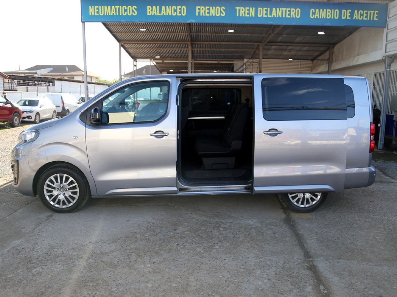 Peugeot TRAVELLER L3 BLUE HDI 180 2.0 2022 - Imagen 6 de 20