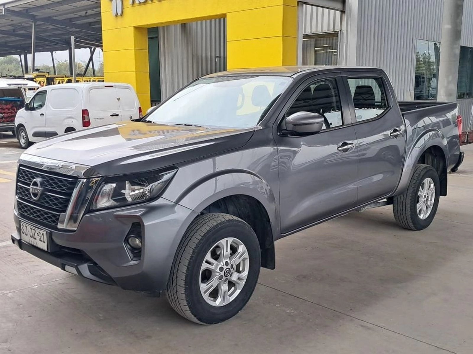 Nissan NAVARA 2.3 XE DC 4X4 AT 2023 - Foto 2 de 20