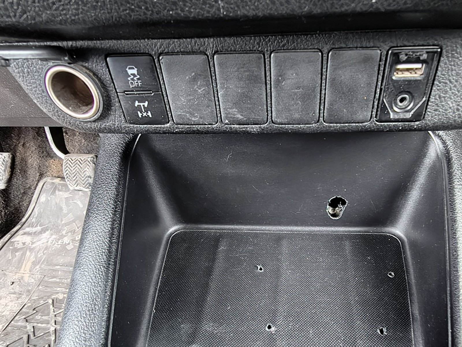 TOYOTA HILUX HILUX TSS 2.4 Diesel 4X4 T/M 2022 - Imagen 17 de 20