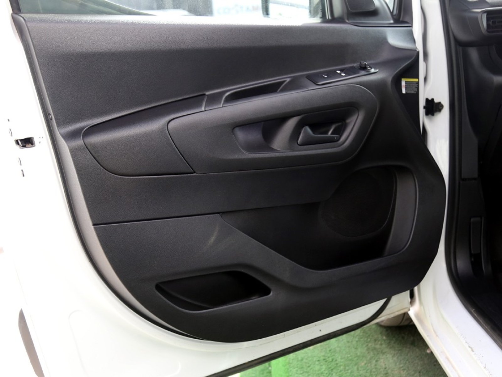 Peugeot PARTNER 1.5 L1 HDI MT 2023 - Imagen 12 de 20