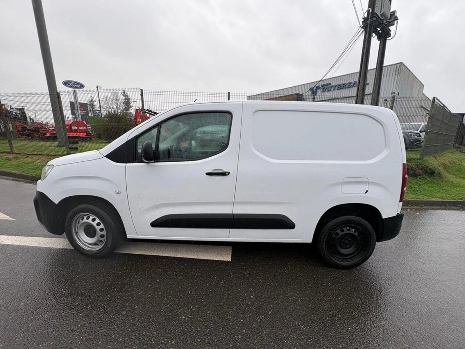 Citroën BERLINGO 1.5 L1 DIESEL 2024 - Foto 2 de 9