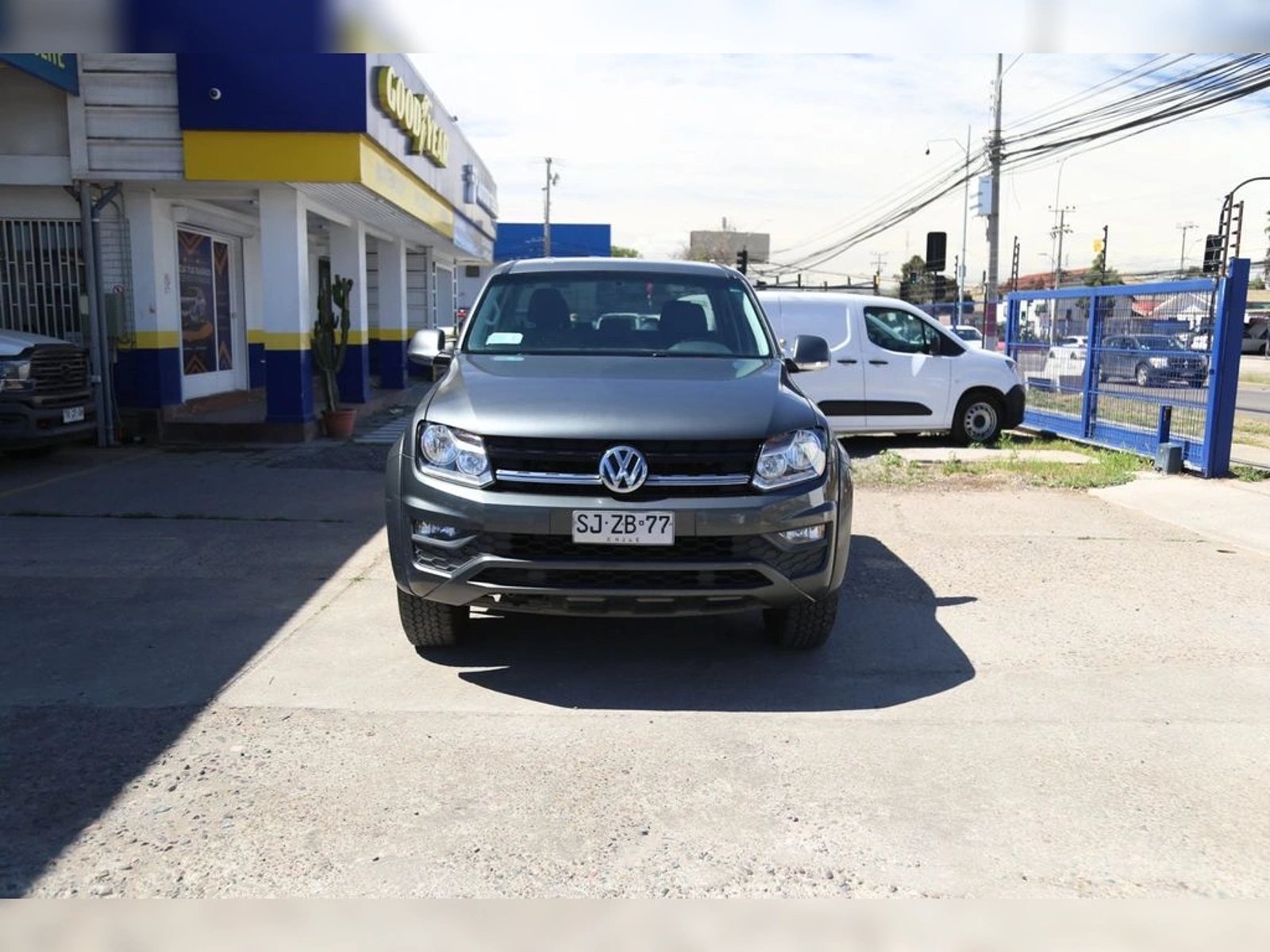Volkswagen AMAROK 2.0 COMFORTLINE DIESEL 4MOTION 4X4 DOB. CAB. AT 4P 2023 - Foto 2 de 20
