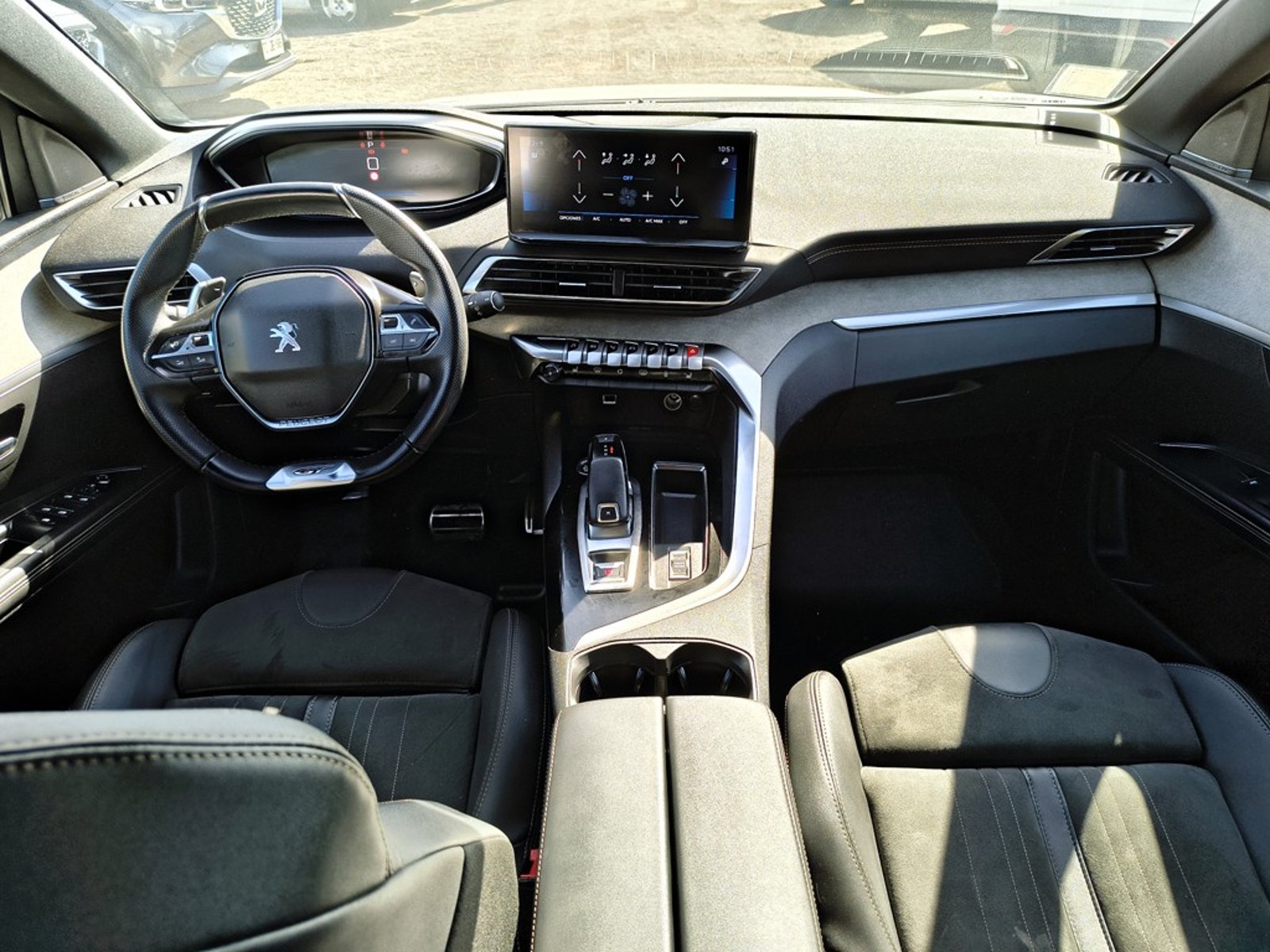 PEUGEOT 5008 BLUEHDI 130 1.5 AUT 2023 - Imagen 15 de 20