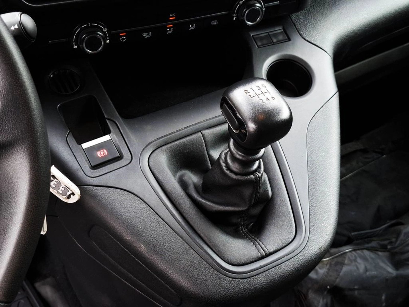 PEUGEOT PARTNER L1 1.5 HDI 2024 - Imagen 16 de 17