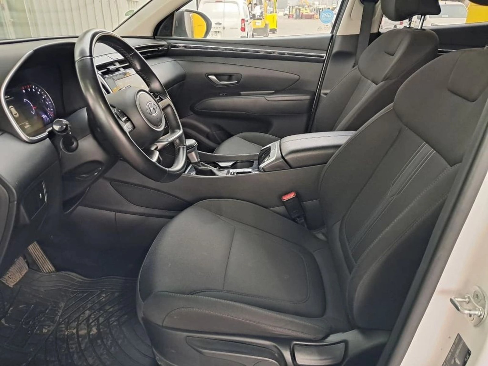 Hyundai TUCSON 2.0 4x2 AT 2024 - Imagen 12 de 20