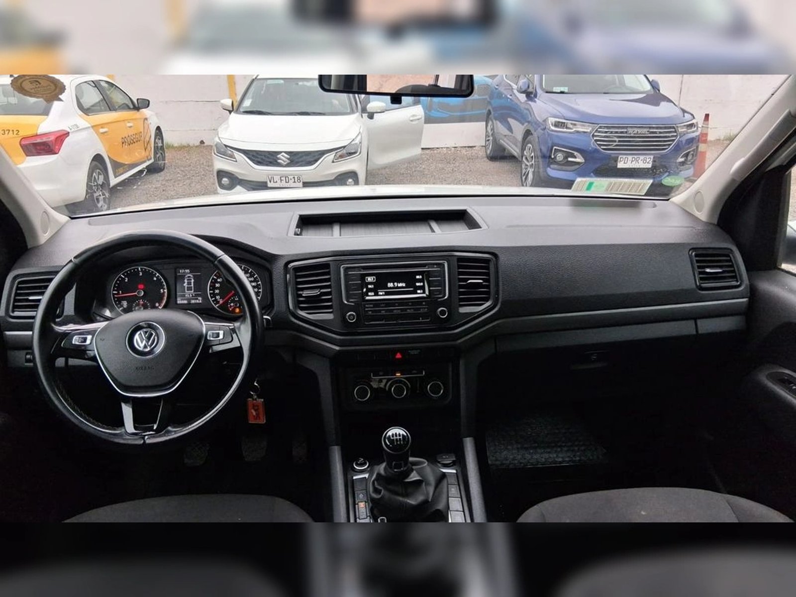 VOLKSWAGEN AMAROK 2.0 4MOTION MT 4X4 DIESEL 2023 - Imagen 13 de 19