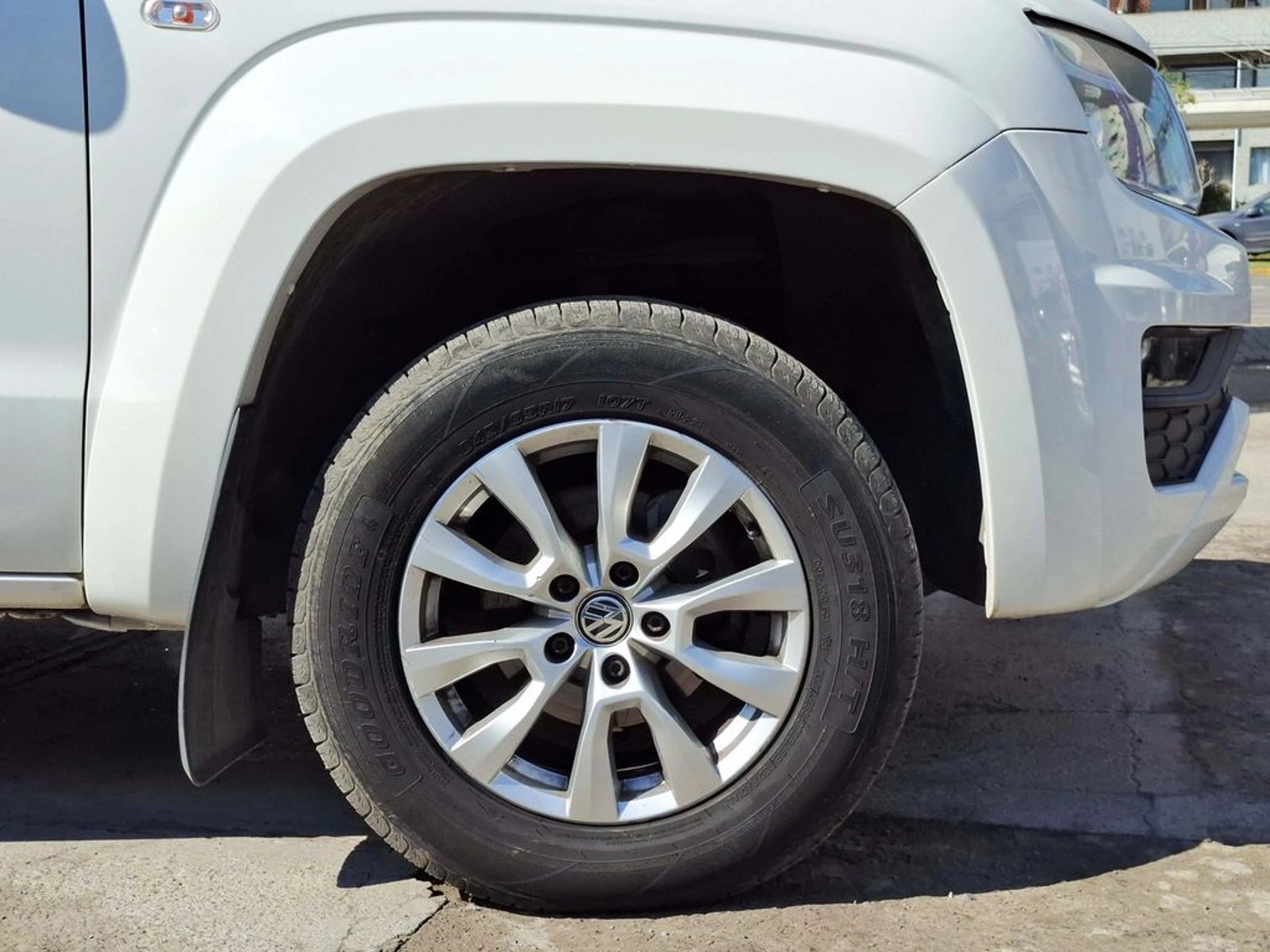 Volkswagen AMAROK TREDLINE 2.0 MT 4X2 2021 - Imagen 6 de 20