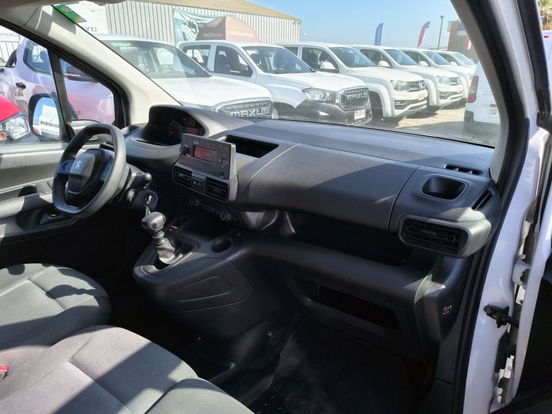 Peugeot PARTNER L1 1.5 Diesel 4X2 T/M 2023 - Imagen 16 de 16