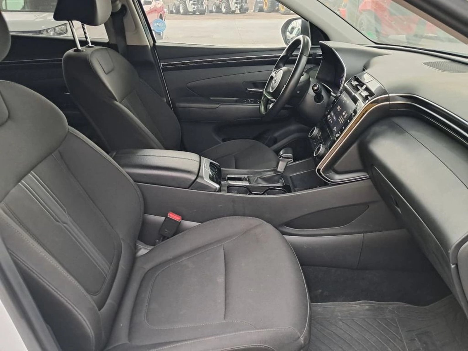 Hyundai TUCSON 2.0 4x2 AT 2024 - Imagen 14 de 20