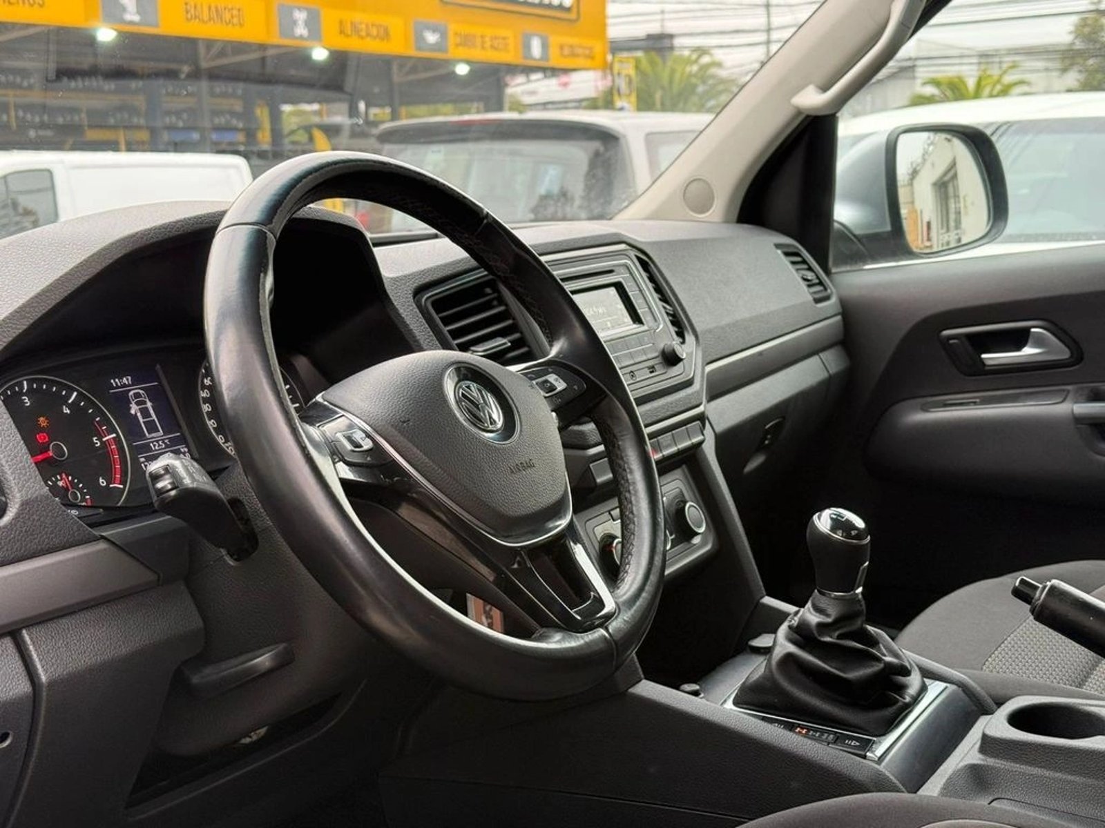 VOLKSWAGEN AMAROK 2.0 TRENDLINE 4X4 MT 2023 - Imagen 7 de 13