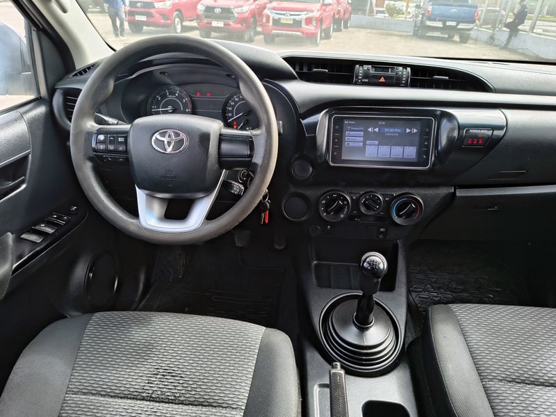 Toyota HILUX 2.4 Diesel 4x2 T/M 2021 - Imagen 9 de 18