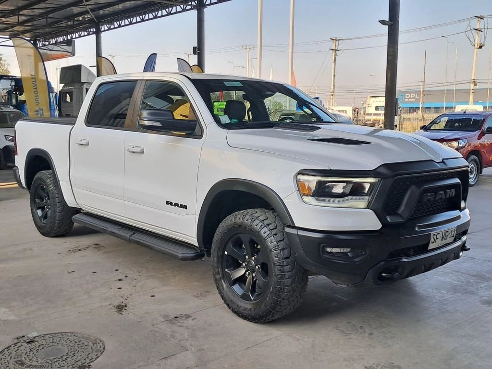 RAM 1500 5.7 REBEL 4X4 AT 4P 2023 - Foto 4 de 20