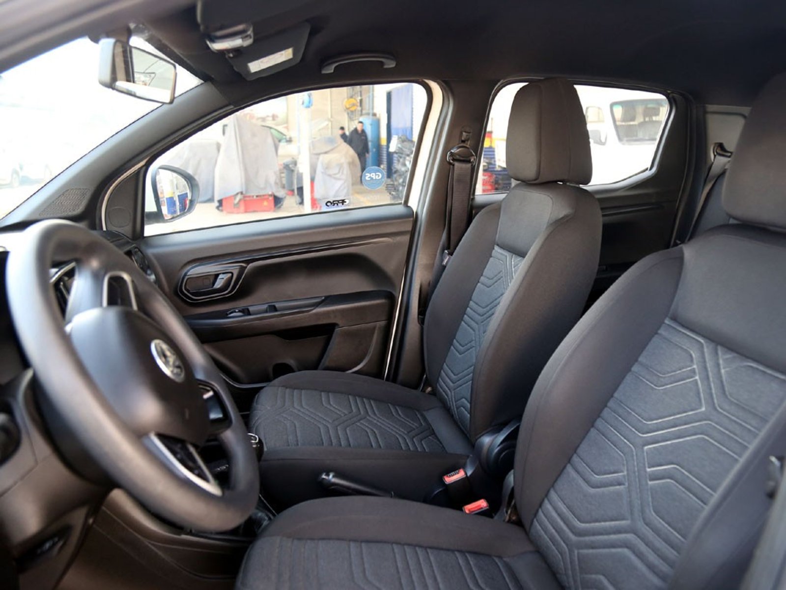 RAM 700 BIGHORNE DCAB 1.3 2024 - Imagen 12 de 20