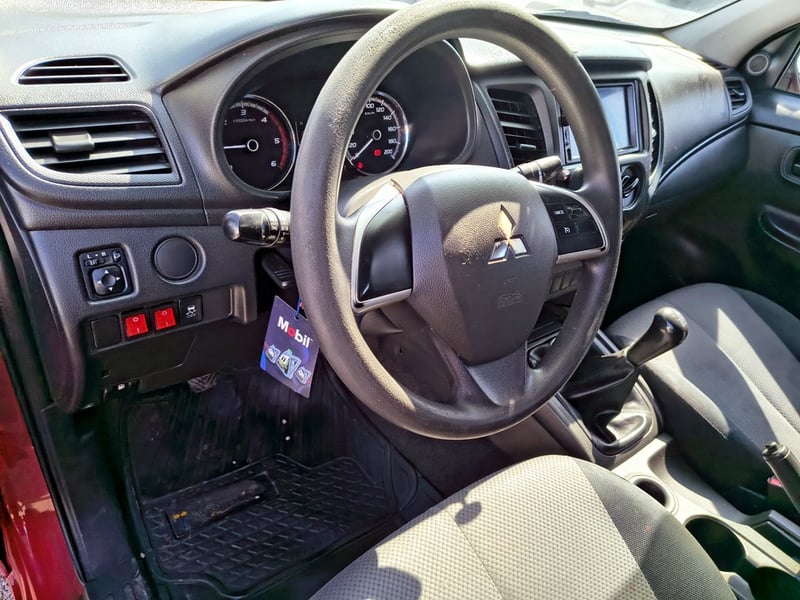 Mitsubishi L200 2.4 KATANA CR 2021 - Imagen 11 de 20