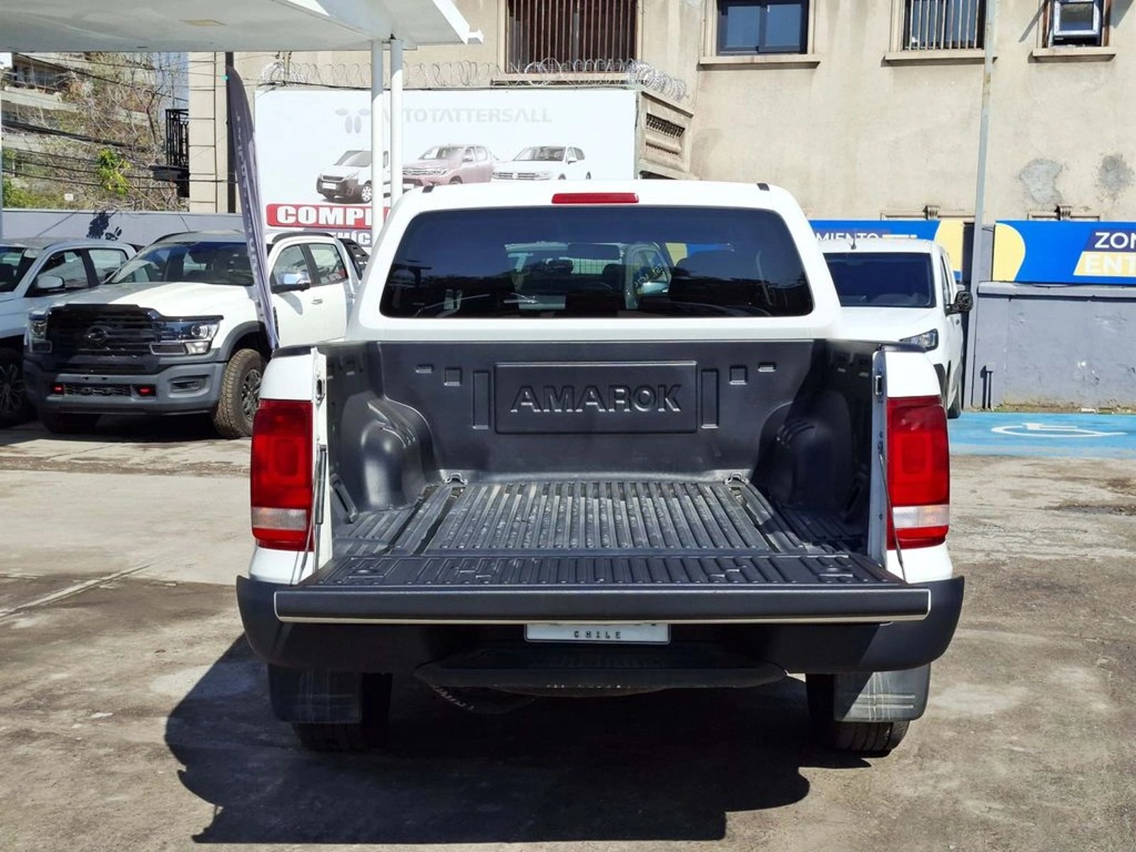 Volkswagen AMAROK TREDLINE 2.0 MT 4X2 2021 - Imagen 9 de 20