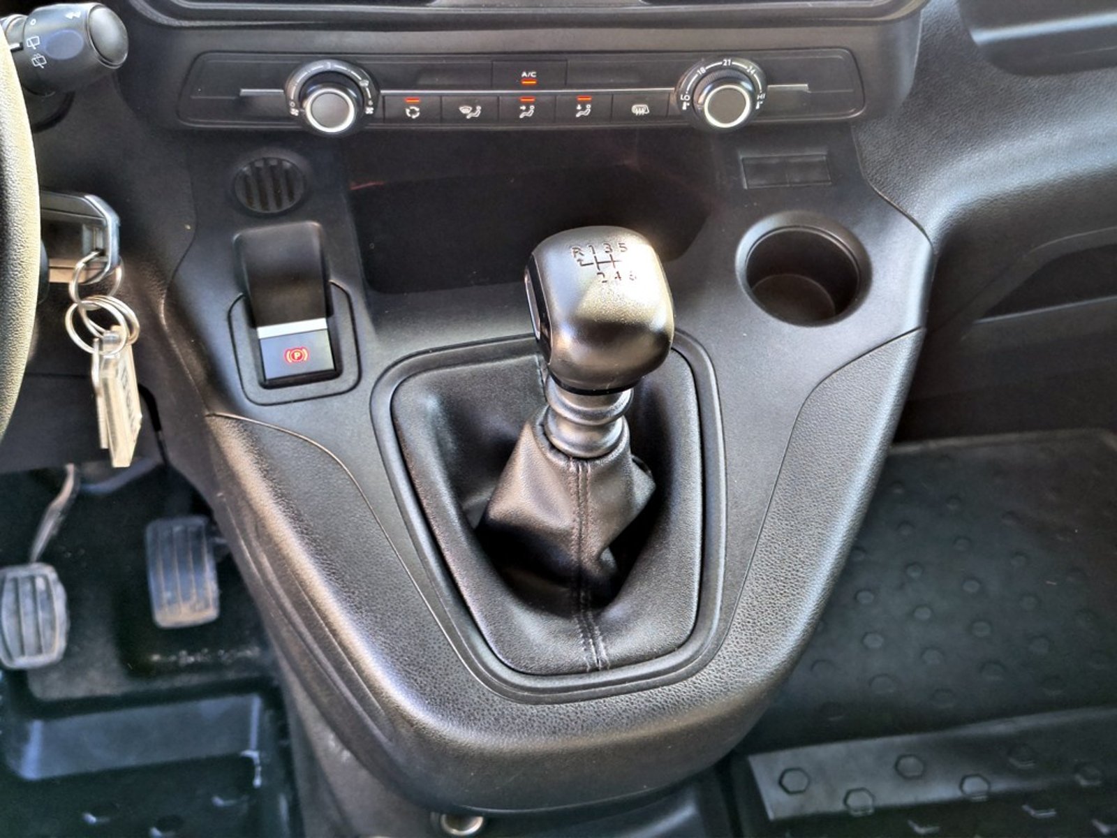 Peugeot PARTNER L1 BLUE HDI 2024 - Imagen 12 de 14