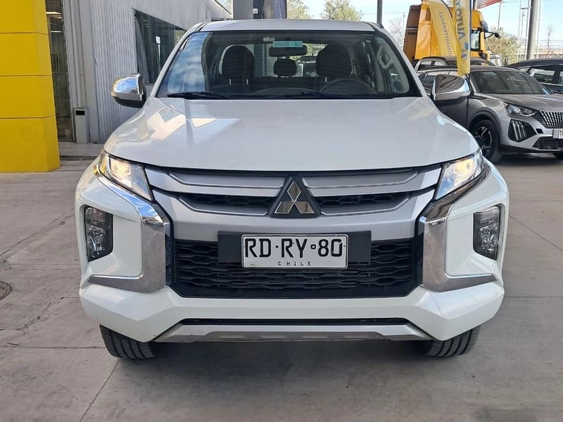 Mitsubishi L200 KATANA 2.4 CR MT 4X2 2021 - Imagen 3 de 20