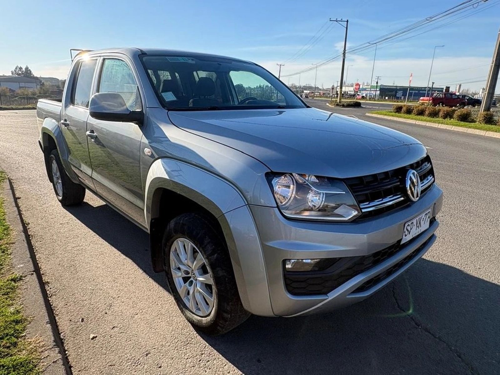 Volkswagen AMAROK TRENDLINE 4X2 MT 2023 - Foto 3 de 12